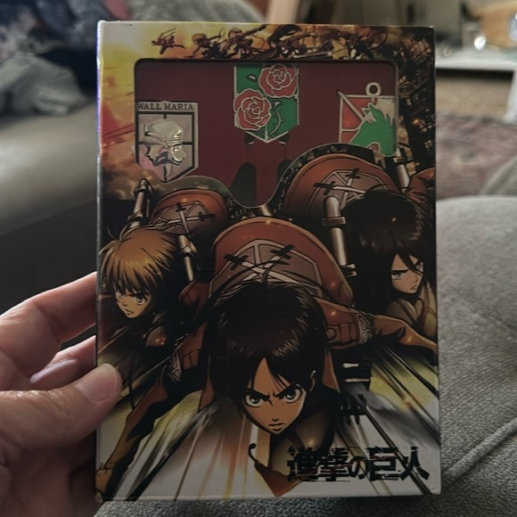 Attack on Titan Box Set - Picture 1 of 9